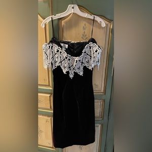 Beautiful black velvet off the shoulder, Jessica McClintock dress, size 12